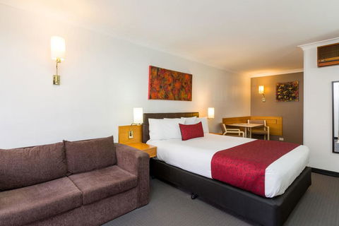 Hermitage Motor Inn - Hervey Bay Accommodation 0