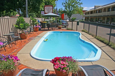 Hermitage Motor Inn - Hervey Bay Accommodation 3