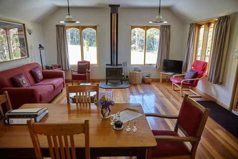 Herons Rise Vineyard Accommodation - Hervey Bay Accommodation 2