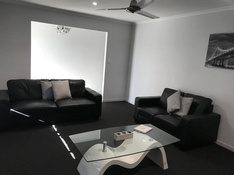 Hervey Bay Holiday Home - Hervey Bay Accommodation 1