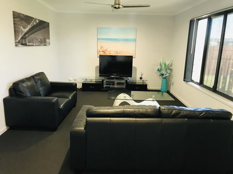Hervey Bay Holiday Home - Hervey Bay Accommodation 0