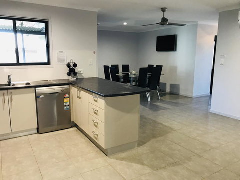 Hervey Bay Holiday Home - Hervey Bay Accommodation 2