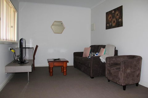 Hibernian Hotel - Hervey Bay Accommodation 3