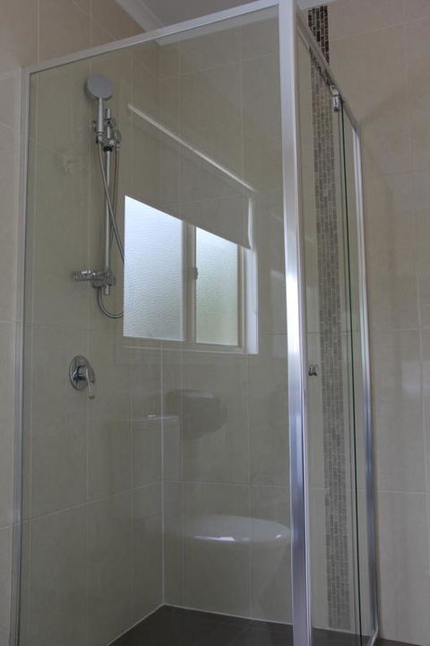 Hibernian Hotel - Hervey Bay Accommodation 1