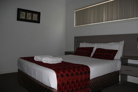 Hibernian Hotel - Hervey Bay Accommodation 2