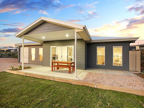 High Tide - Wallaroo Beachfront Property - Pet-Friendly - Hervey Bay Accommodation 1