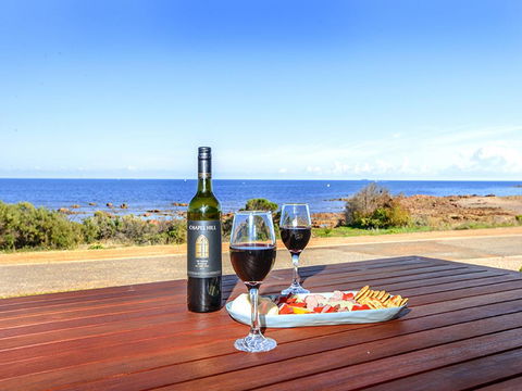 High Tide - Wallaroo Beachfront Property - Pet-Friendly - Hervey Bay Accommodation 0