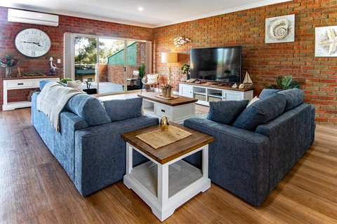 High Tide Five Star Appartment - Hervey Bay Accommodation 0