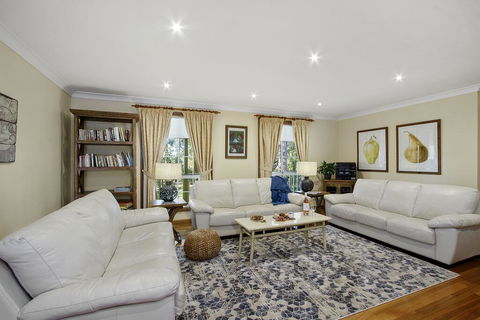 Hilldo - Lovely Mountainside Accommodation - Hervey Bay Accommodation 2