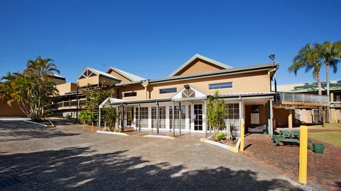 Hinterland Hotel Nerang - Tourism Hervey Bay 1