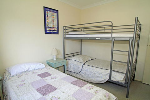 Holiday On The Water - Hervey Bay Accommodation 3