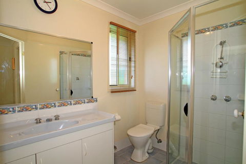 Holiday On The Water - Hervey Bay Accommodation 2