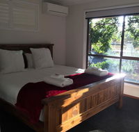 Holly House BnB - Hervey Bay Accommodation