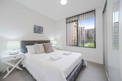HomeHotel Walking Distance To Train And Westfield. - Tourism Hervey Bay 2