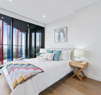 HomeHotel-Luxury Home High Rise with View. - Hervey Bay Accommodation