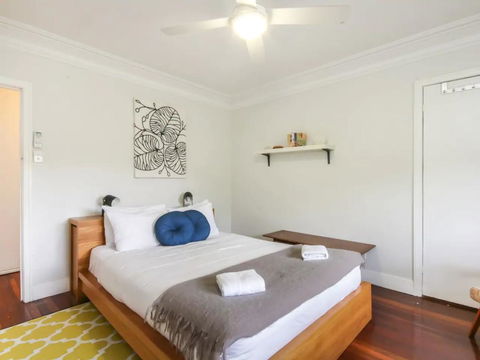 Homely Pembroke On The Park Cottage - Hervey Bay Accommodation 3