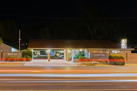 Homestead Motor Inn & Apartments - Hervey Bay Accommodation 0