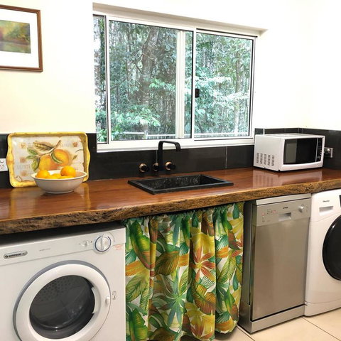 Honeybee House - Hervey Bay Accommodation 3
