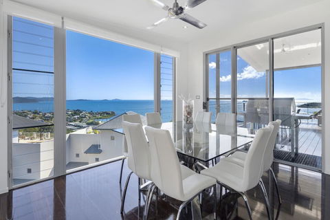 Horizons - Airlie Beach - Tourism Hervey Bay 2