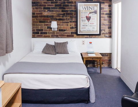 Hornsby Inn - Tourism Hervey Bay 0