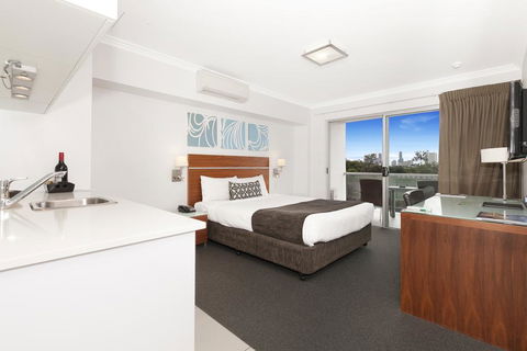 Hotel Chino - Hervey Bay Accommodation 0