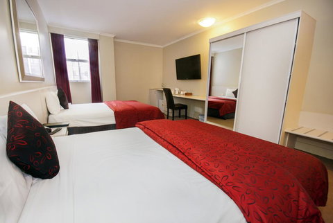 Isa Hotel - Hervey Bay Accommodation 2