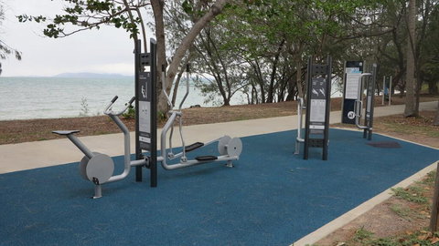 Island View Unit 2 / 40 Marine Parade - Hervey Bay Accommodation 0