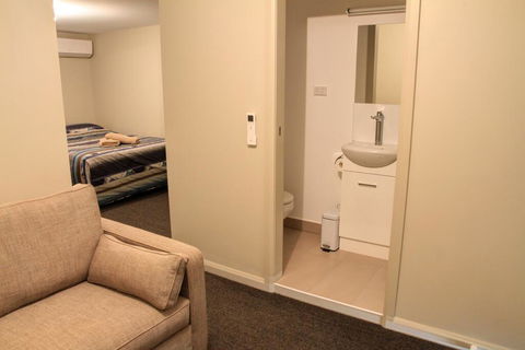 Ivanhoe Hotel Motel - Hervey Bay Accommodation 2
