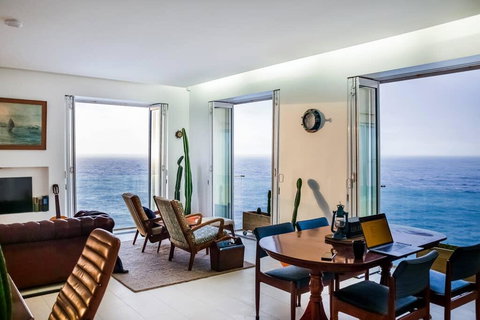 Im Living In A Dream - Cliffside Penthouse - Hervey Bay Accommodation 1