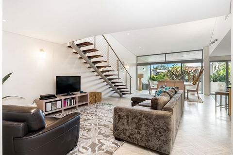 Jades Apartments - Hervey Bay Accommodation 1