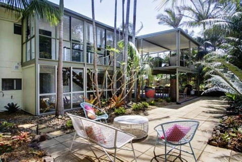 Jimmy's Beach House - Hervey Bay Accommodation 0