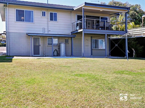 Jinalong 17 Pacific Street Family Home Great Views. - Hervey Bay Accommodation 3