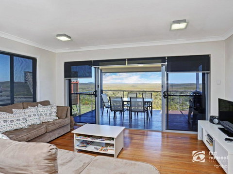 Jinalong 17 Pacific Street Family Home Great Views. - Hervey Bay Accommodation 2