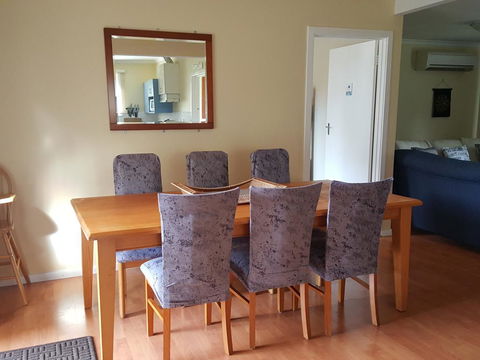 Kaishua House - JK Family Lake House - Tourism Hervey Bay 3