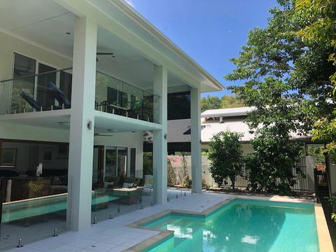Kallista Ocean Edge Estate Palm Cove 5 Min To The Beach And Restaurants - Tourism Hervey Bay 0