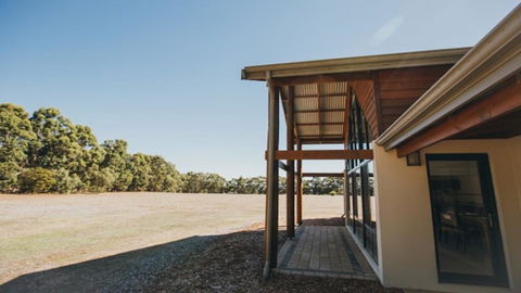 Kangaroo Retreat - Tourism Hervey Bay 1