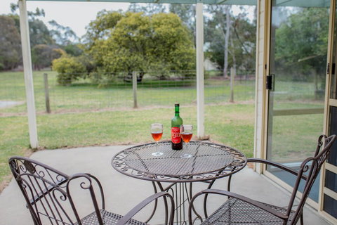 Karinya Cottage - Pet Friendly Country Retreat - Hervey Bay Accommodation 0
