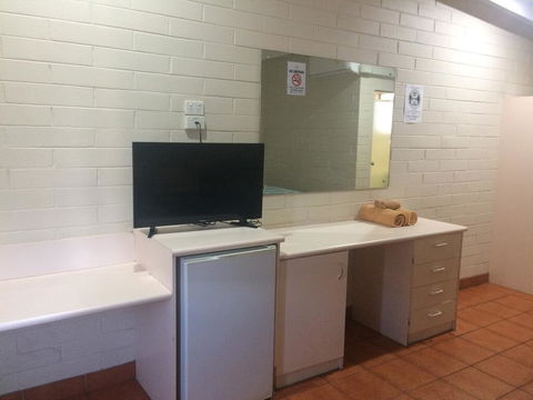Katherine Motel - Hervey Bay Accommodation 1
