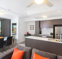 Keeping Cool on Connor - Executive 2BR Fortitude Valley apartment with pool and views - Hervey Bay Accommodation
