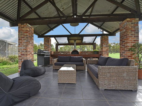 Kelman Cottage - Tucked Away With Pool + Native Wildlife - Tourism Hervey Bay 0