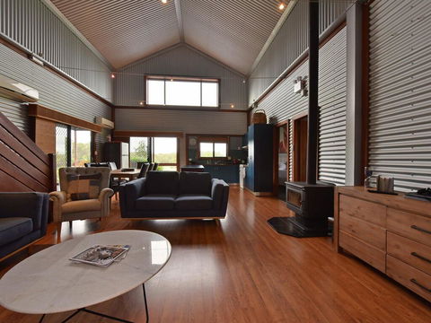 Kelman Cottage - Tucked Away With Pool + Native Wildlife - Tourism Hervey Bay 3