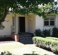 Kenna Cottage - Hervey Bay Accommodation