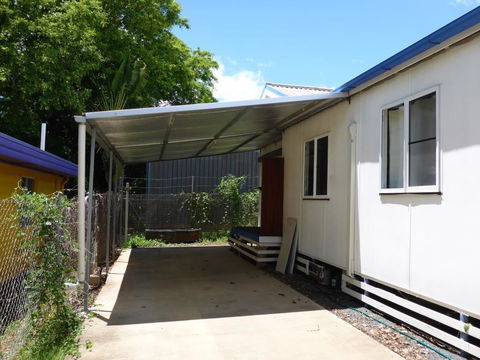 Kenny's Cabin - Hervey Bay Accommodation 0
