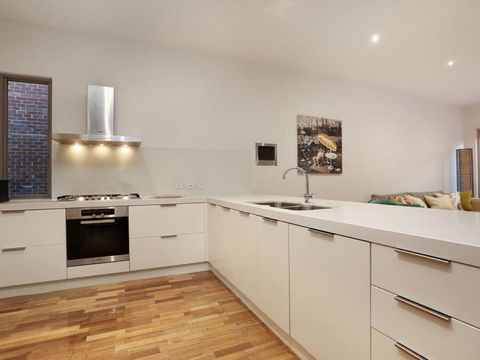 Kew Luxury Townhouse - Tourism Hervey Bay 1