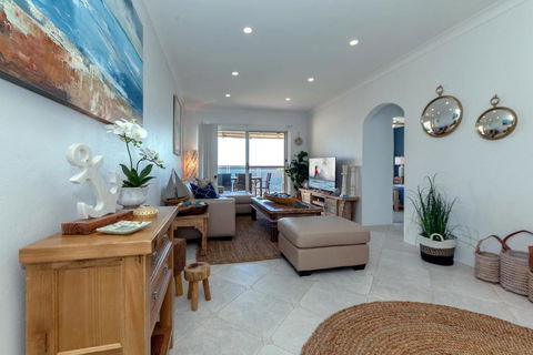 Kiah, Unit 5/53 Victoria Parade - Tourism Hervey Bay 1