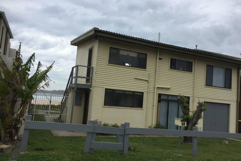 Kiama Downs Beach House - Tourism Hervey Bay 1