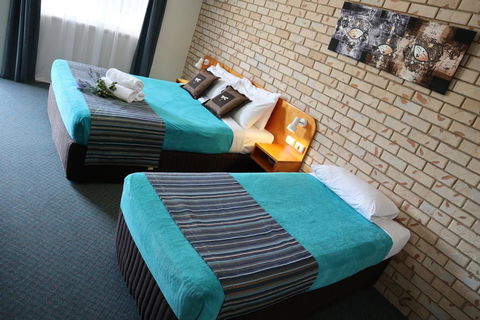 Kilcoy Gardens Motel - Tourism Hervey Bay 0
