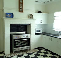 King Cottage - Hervey Bay Accommodation