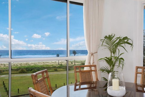King Tide - Hervey Bay Accommodation 0