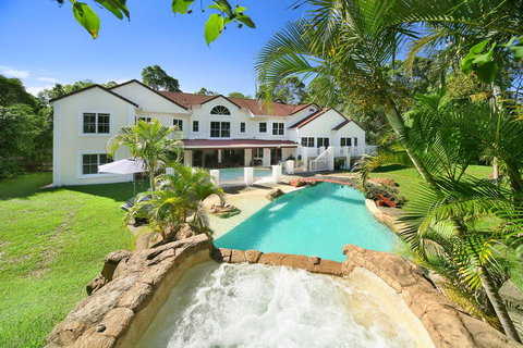 Kingfishers Manor - Hervey Bay Accommodation 2